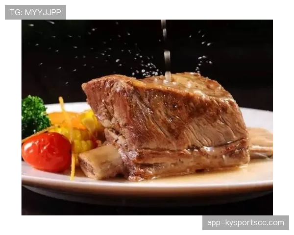 乔丹·汤普森训练完直接去超市抢最后一盒打折牛排