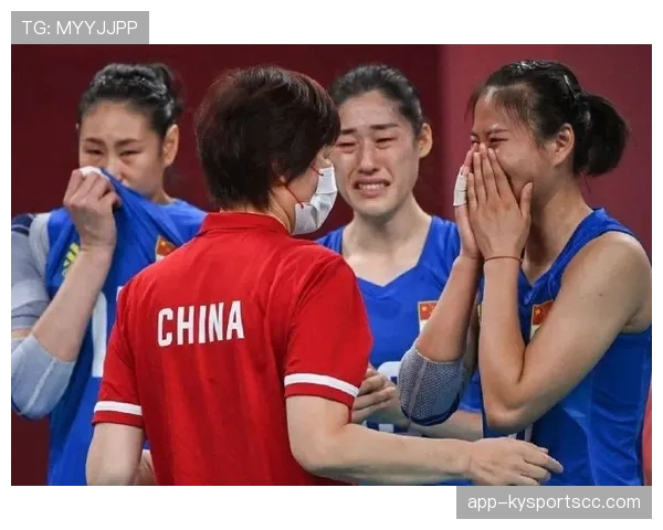 汪顺训练完刷个剧，教练都懵了这节奏太反差了！