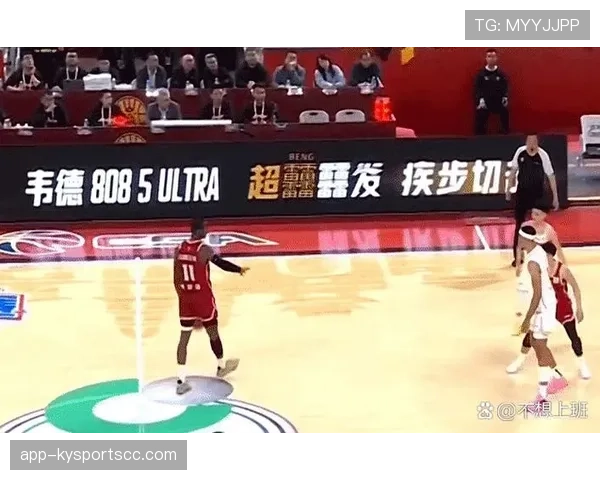 篮球比赛中违体犯规如何判定与处罚详解